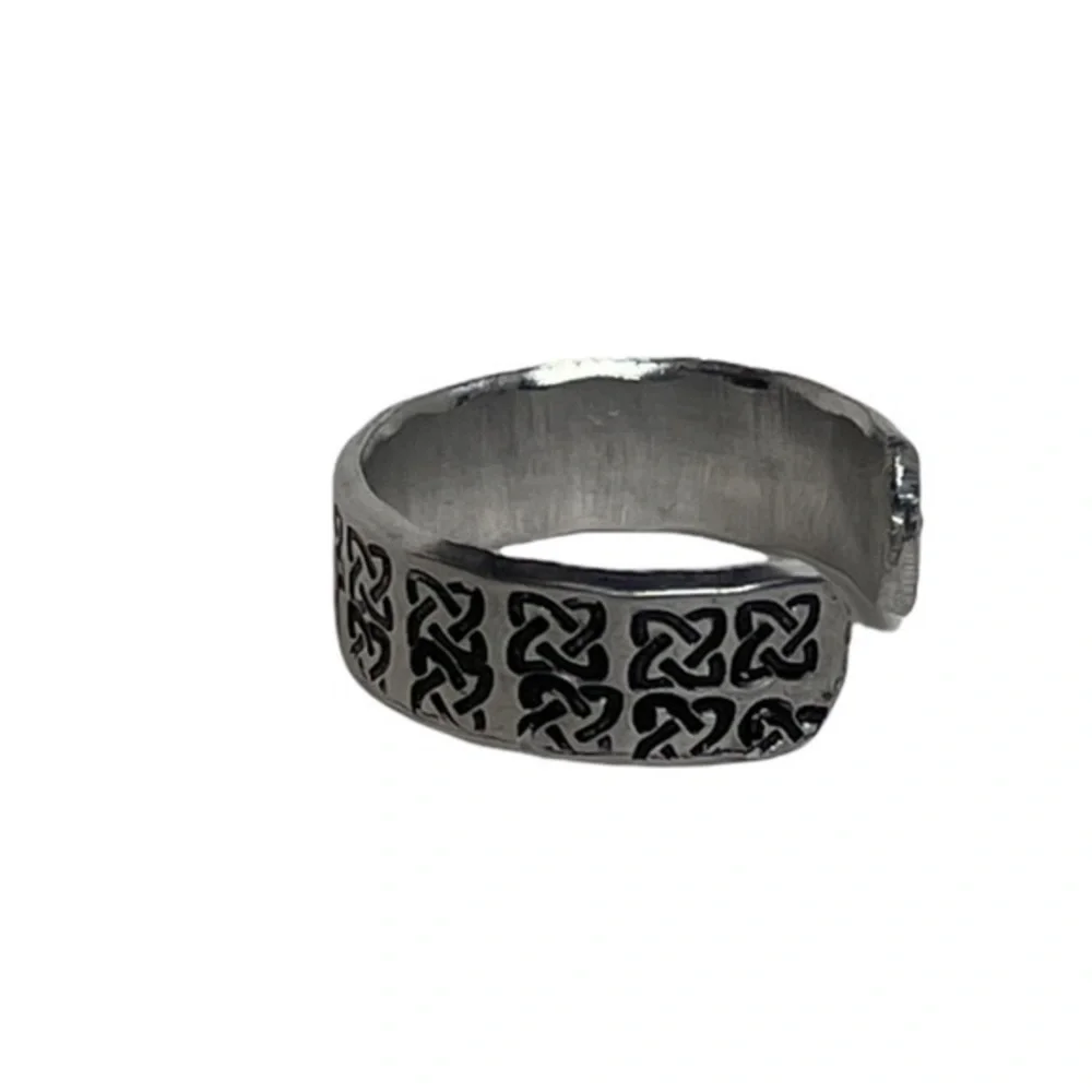Handmade ring hand